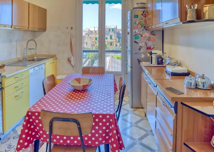 Giulia 2 - * Levanto